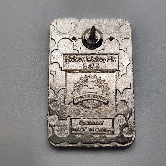 Disney Pin Evil Queen Deck of Cards Hidden Mickey 2014 Snow White - Picture 2 of 3